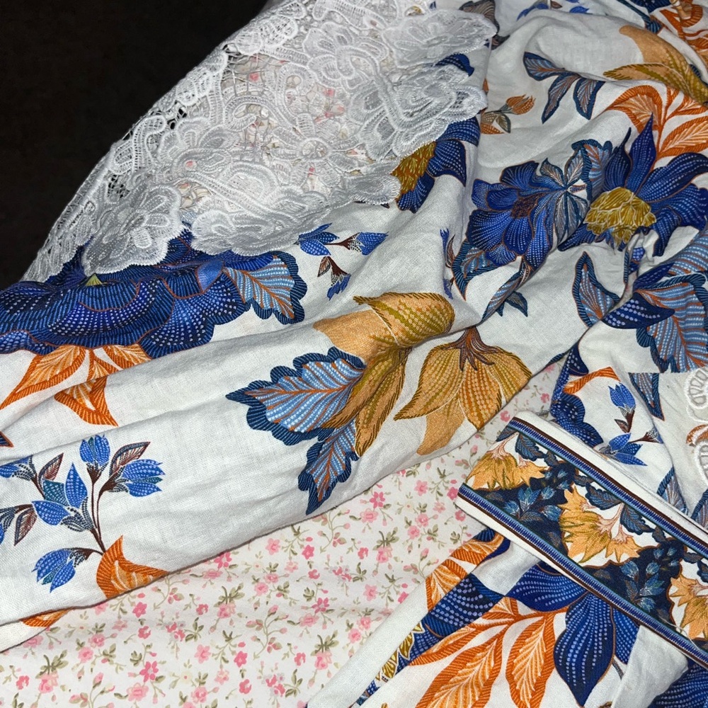 FARM Rio romper with the cutest florals and lace designs😻😻 - Picture 2 of 8